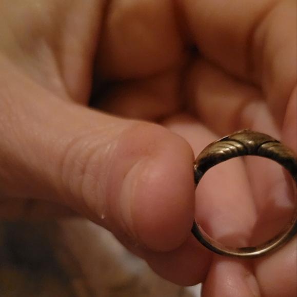 Ring - Picture 2 of 2